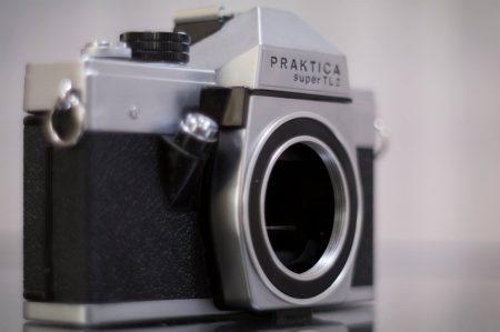 Foto van een oude praktica spiegelreflex camera